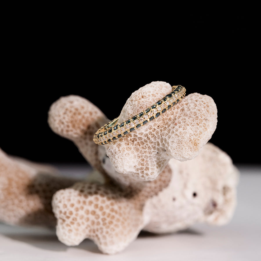 BELLATRIX RING BLUE AND WHITE DIAMONDS