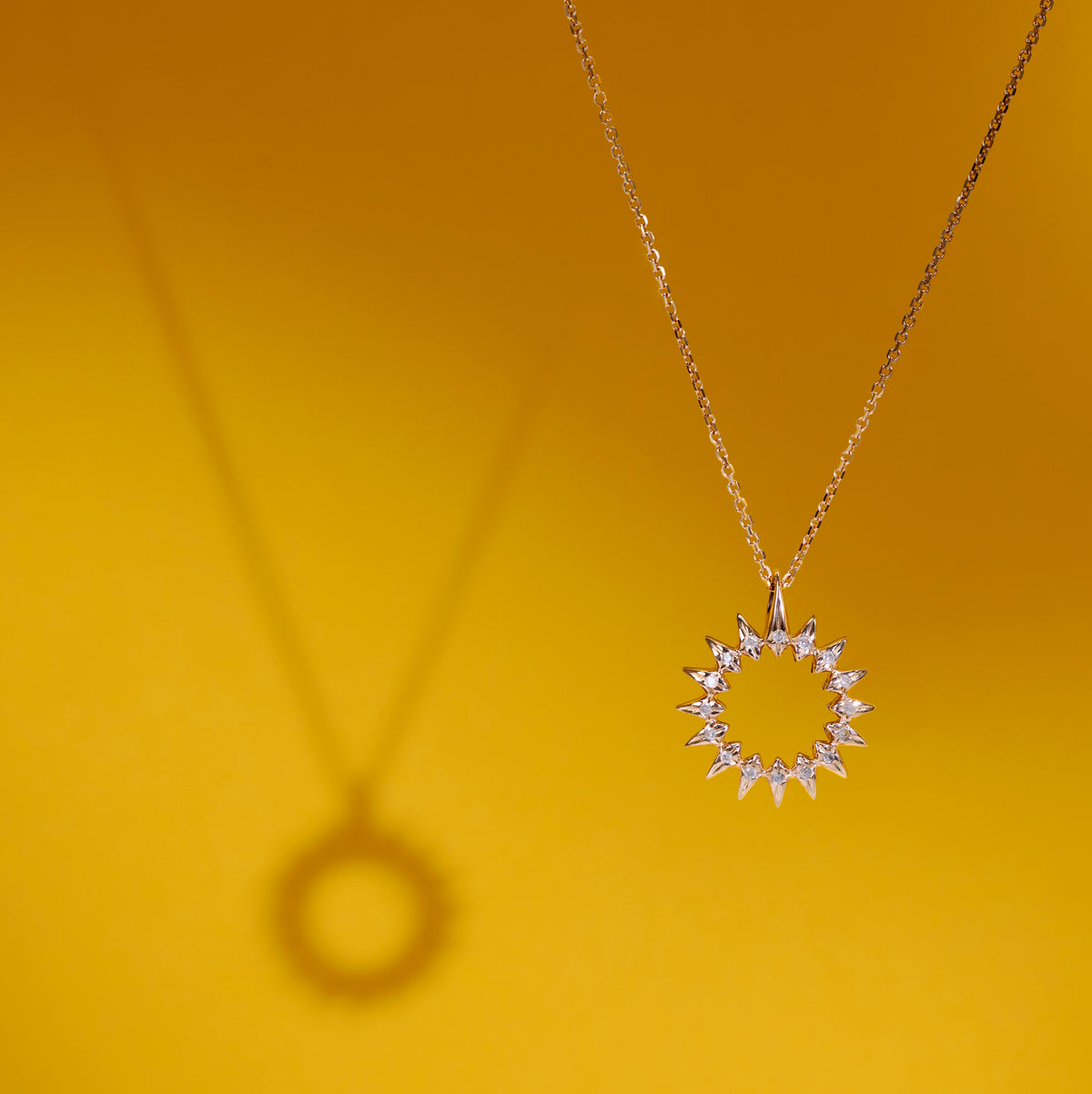 SUNRA NECKLACE GREY DIAMONDS