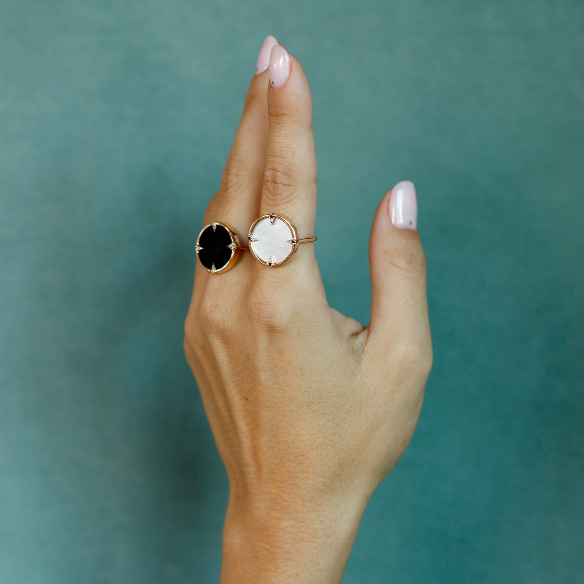 AURA RING ONYX, TSAVORITES & GREY DIAMONDS
