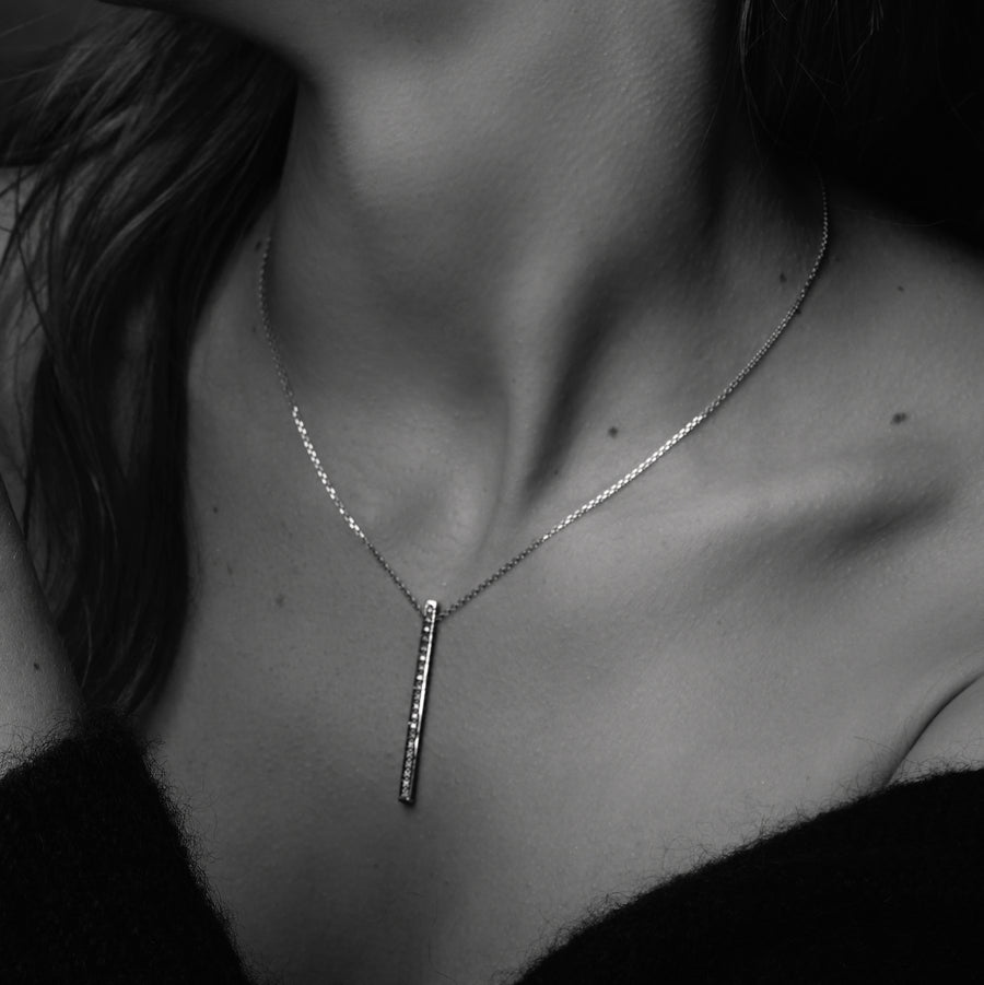 CANDY BAR NECKLACE GREY DIAMONDS