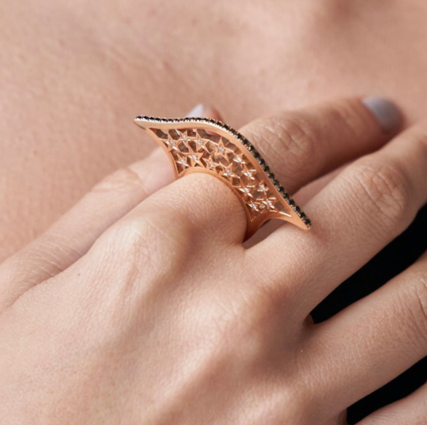 SYRENA RING GREY & BLACK DIAMONDS