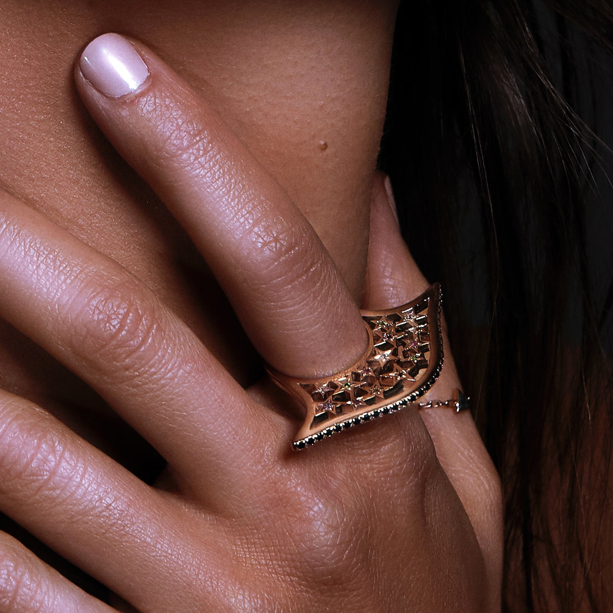 SYRENA RING GREY & BLACK DIAMONDS