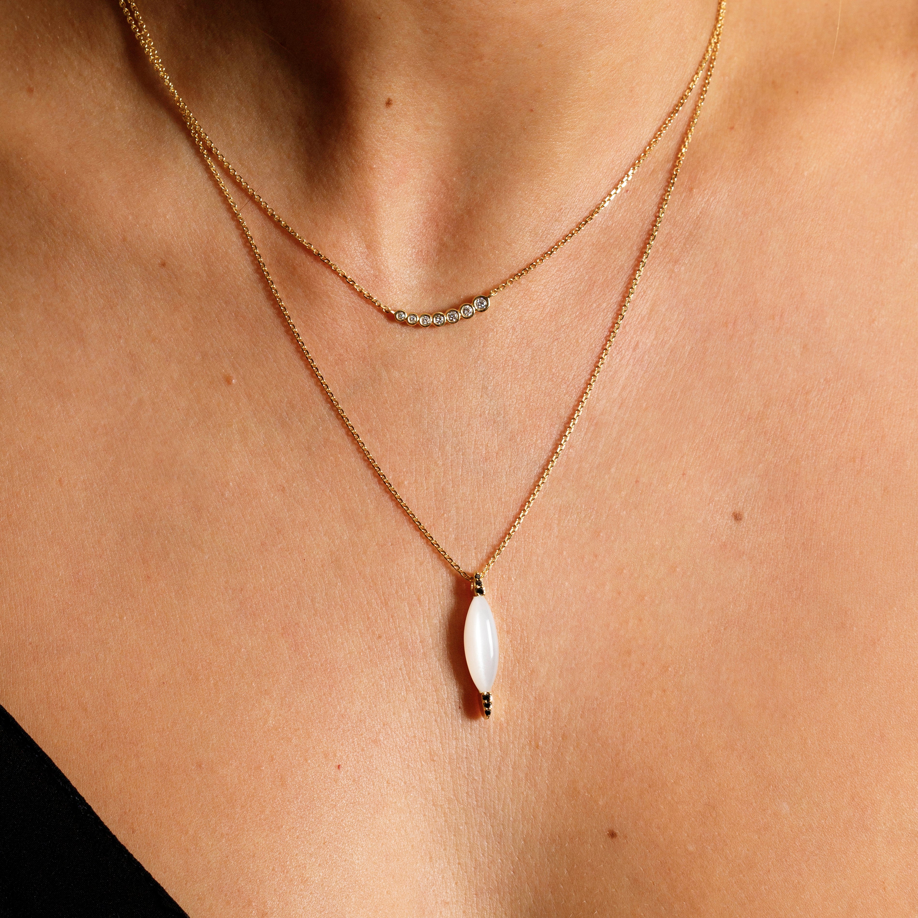 VENUS NECKLACE MOONSTONE & BLACK DIAMONDS