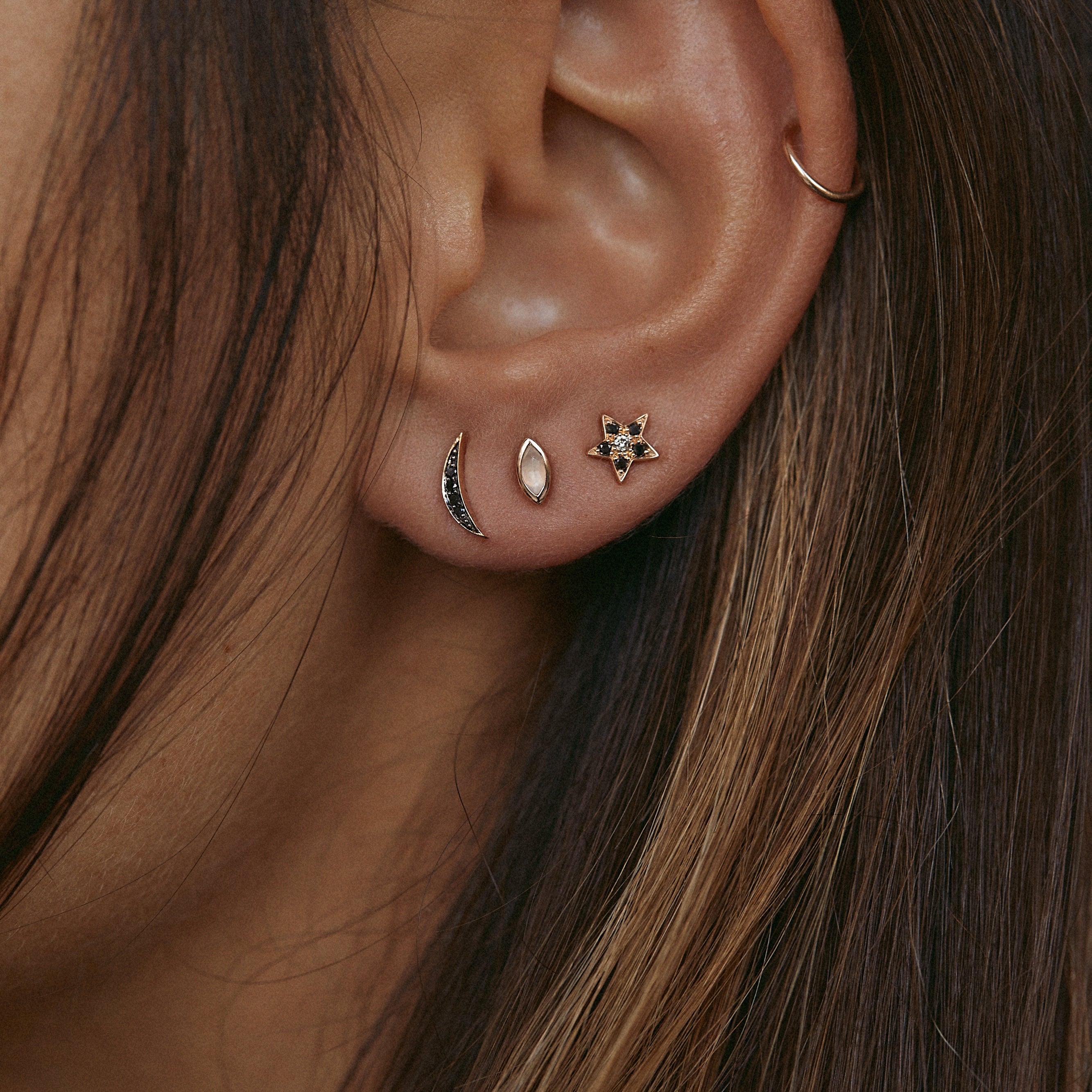 LUNES STUD BLACK DIAMONDS
