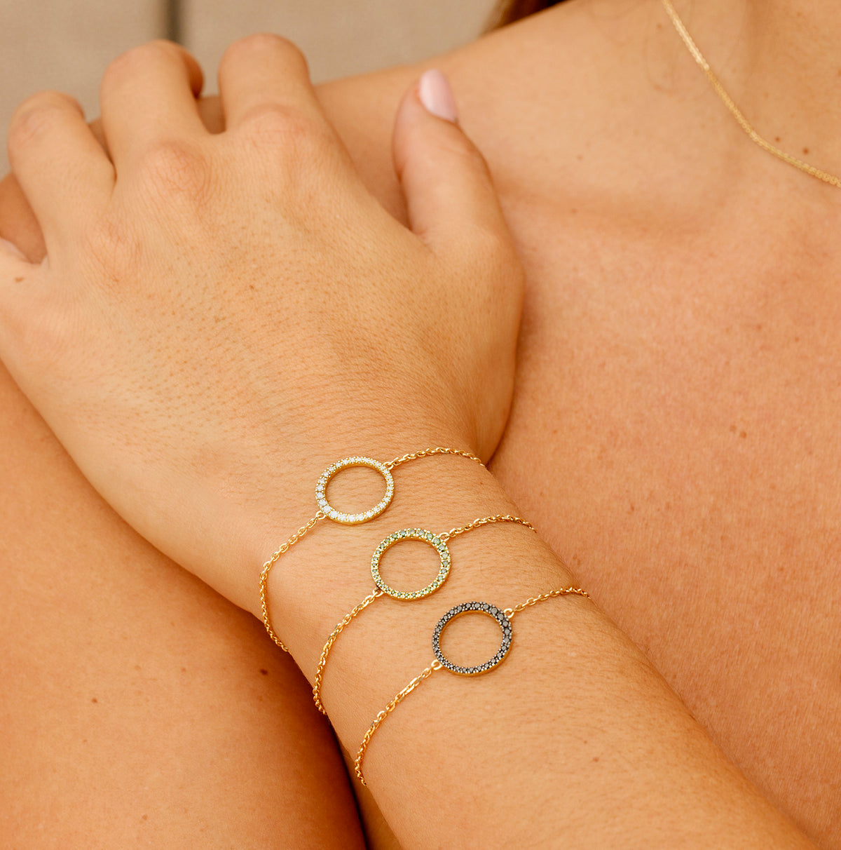 MAGIC CIRCLE O BRACELET GREEN DIAMONDS & MOONSTONE
